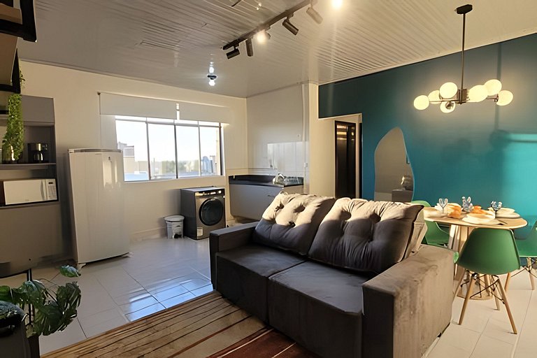 AP103 - Apartamento com A/C no centro