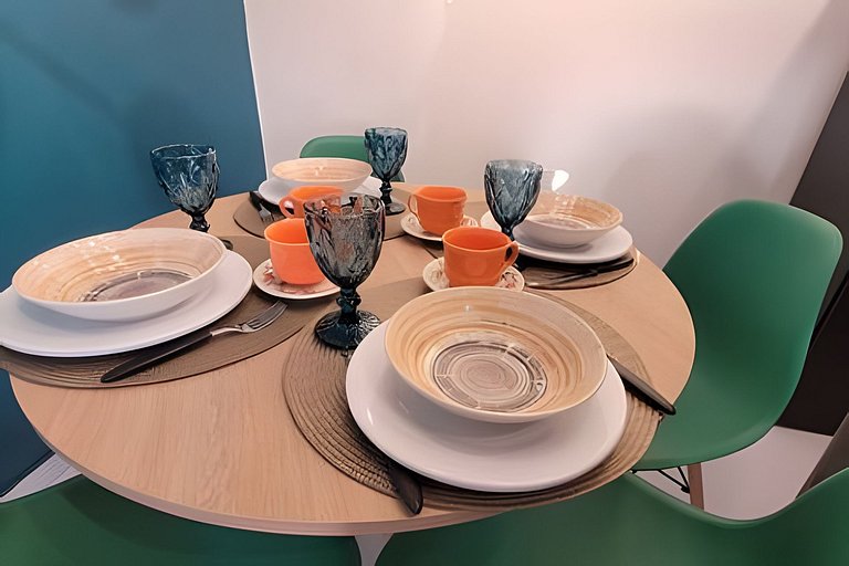 AP103 - Apartamento com A/C no centro