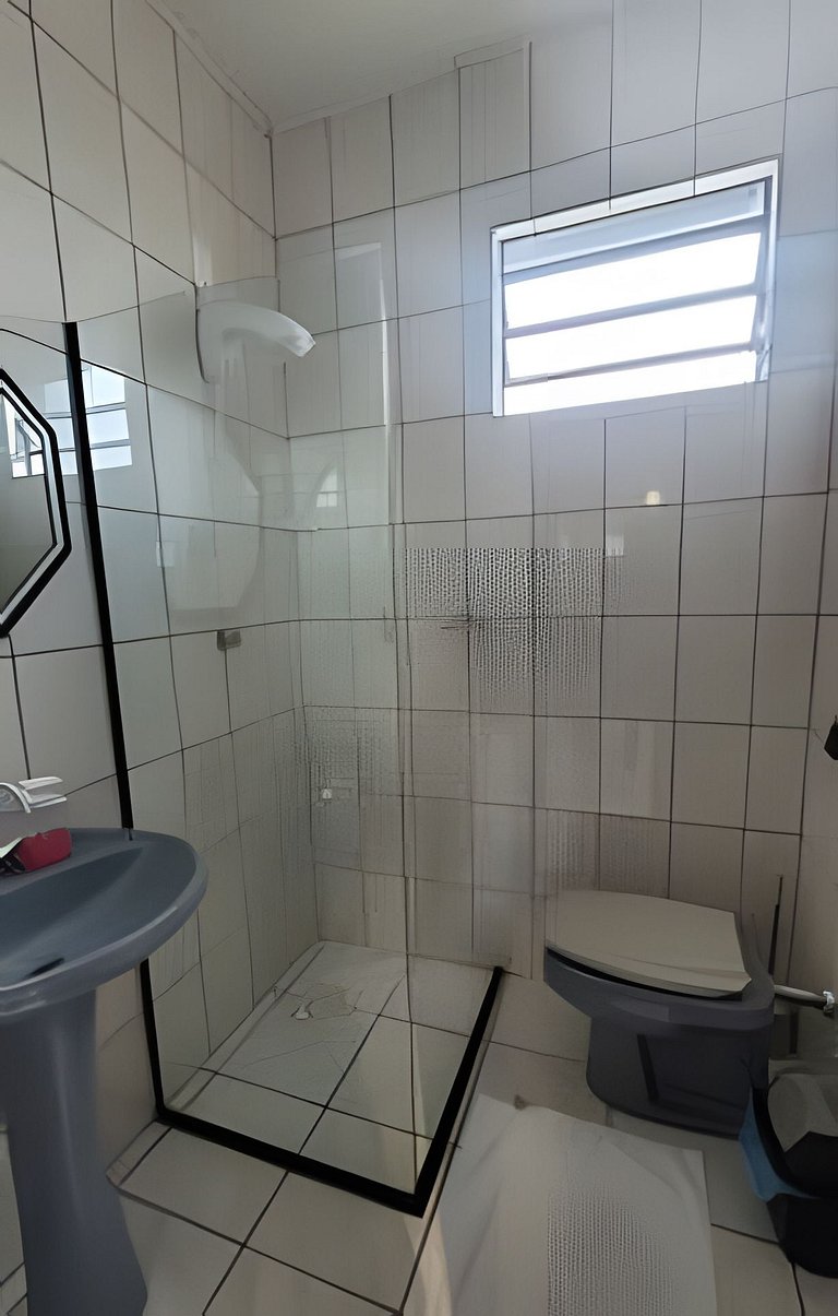 AP102 - Apartamento com AC no centro