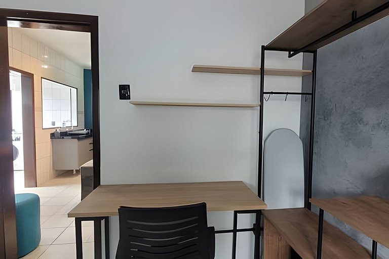 AP102 - Apartamento com AC no centro