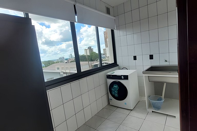 AP102 - Apartamento com AC no centro