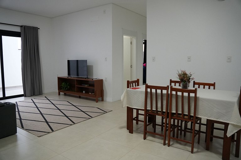 AP 102 - Amplo com 3 quartos