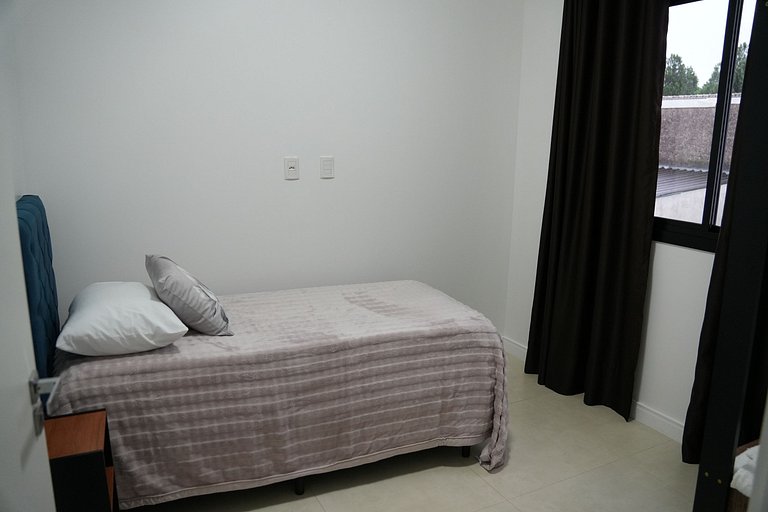 AP 102 - Amplo com 3 quartos