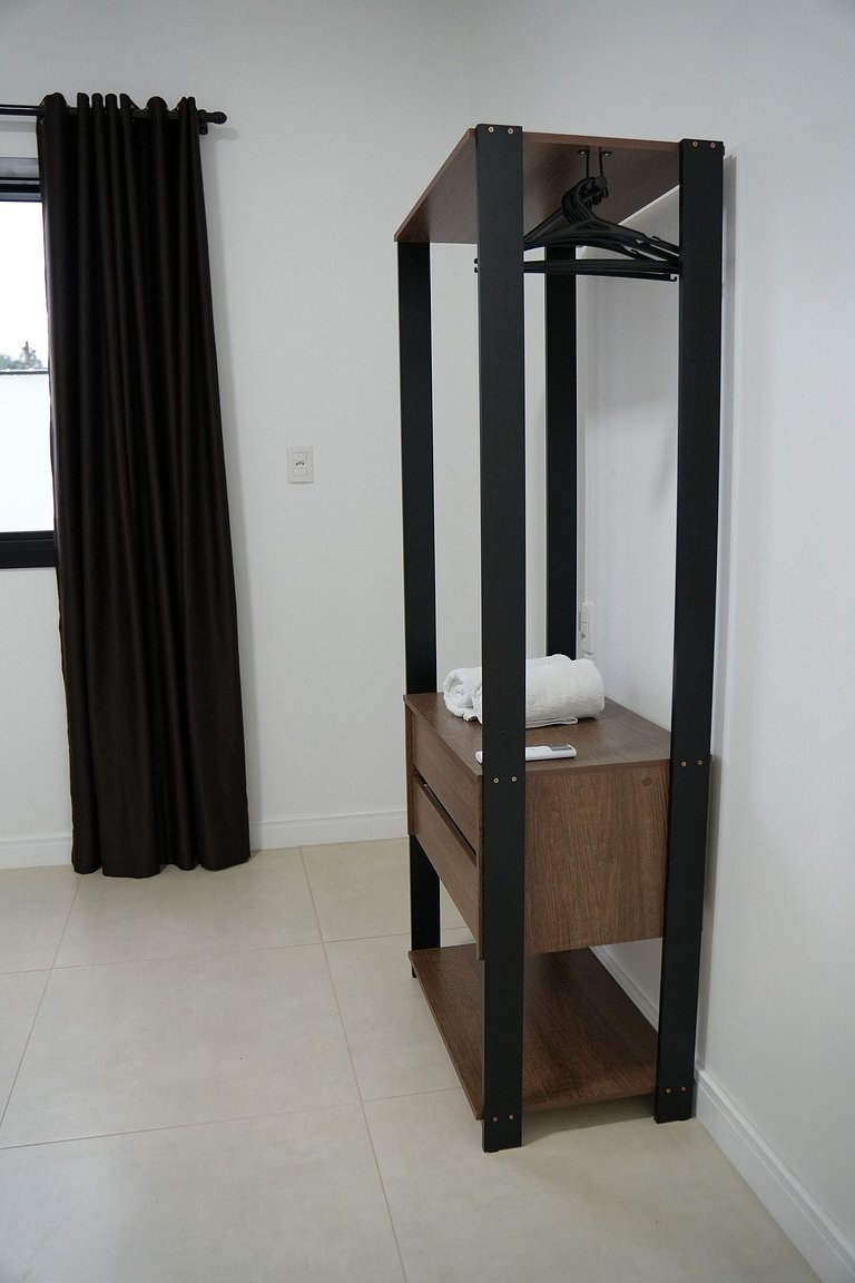 AP 102 - Amplo com 3 quartos